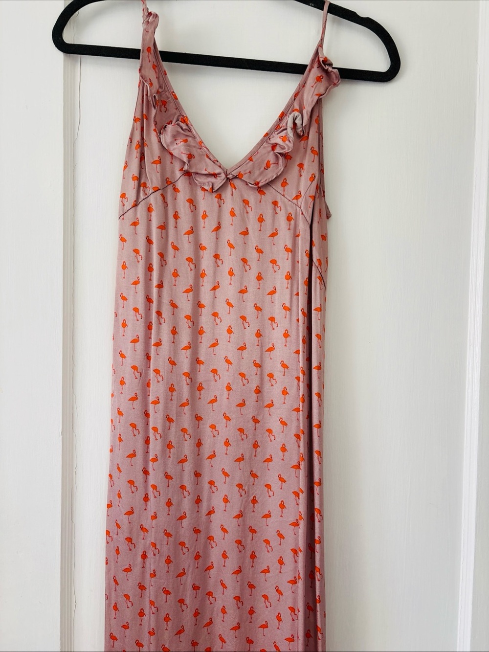 Baum und Pferdgarten Pink  Print Midi Dress with Ruffle V-Neck, 36